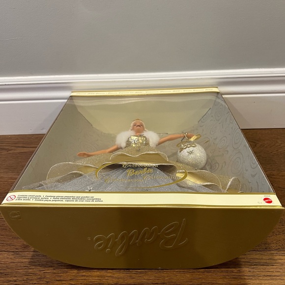 2000 Millennium Celebration Barbie - Picture 4 of 7